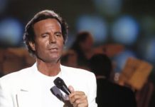 Julio Iglesias es acusado de agresiones sexuales contra ex empleadas
