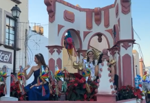 ¡Centenaria tradición! Dan el banderazo de salida al Carro del Anuncio de la Navidad en Querétaro