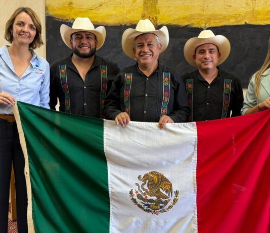 «Trío Amanecer Huasteco» representará a Querétaro en encuentro poético y musical en Chile