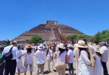 Corregidora recibe la primavera con tradición y misticismo al pie de la Pirámide