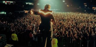 «Parecen miserables», Pelle Almqvist, voz de The Hives, sobre las bandas que no aman dar shows