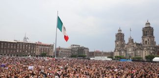 EN VIDEO | BTS reúne a casi 50 mil personas en el Zócalo de la CDMX en su encuentro con Sheinbaum