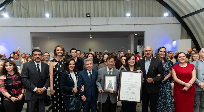 Rinden histórico homenaje al maestro Aurelio Olvera Montaño con el galardón «Legado Universitario»