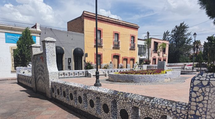 FOTOGALERÍA | ¿Por qué un jardín de Querétaro está decorado con vajilla rota? Aquí te contamos la historia detrás del “Jardín de los Platitos”