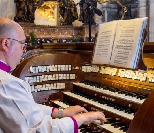 Josep Solé Coll, organista del Vaticano, ofrecerá gira de conciertos de música sacra en Querétaro