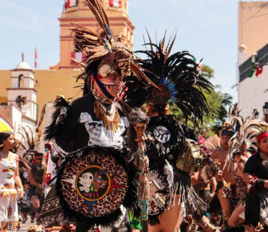 ¿Por qué bailan los Concheros? La historia detrás de la tradición más viva de Querétaro